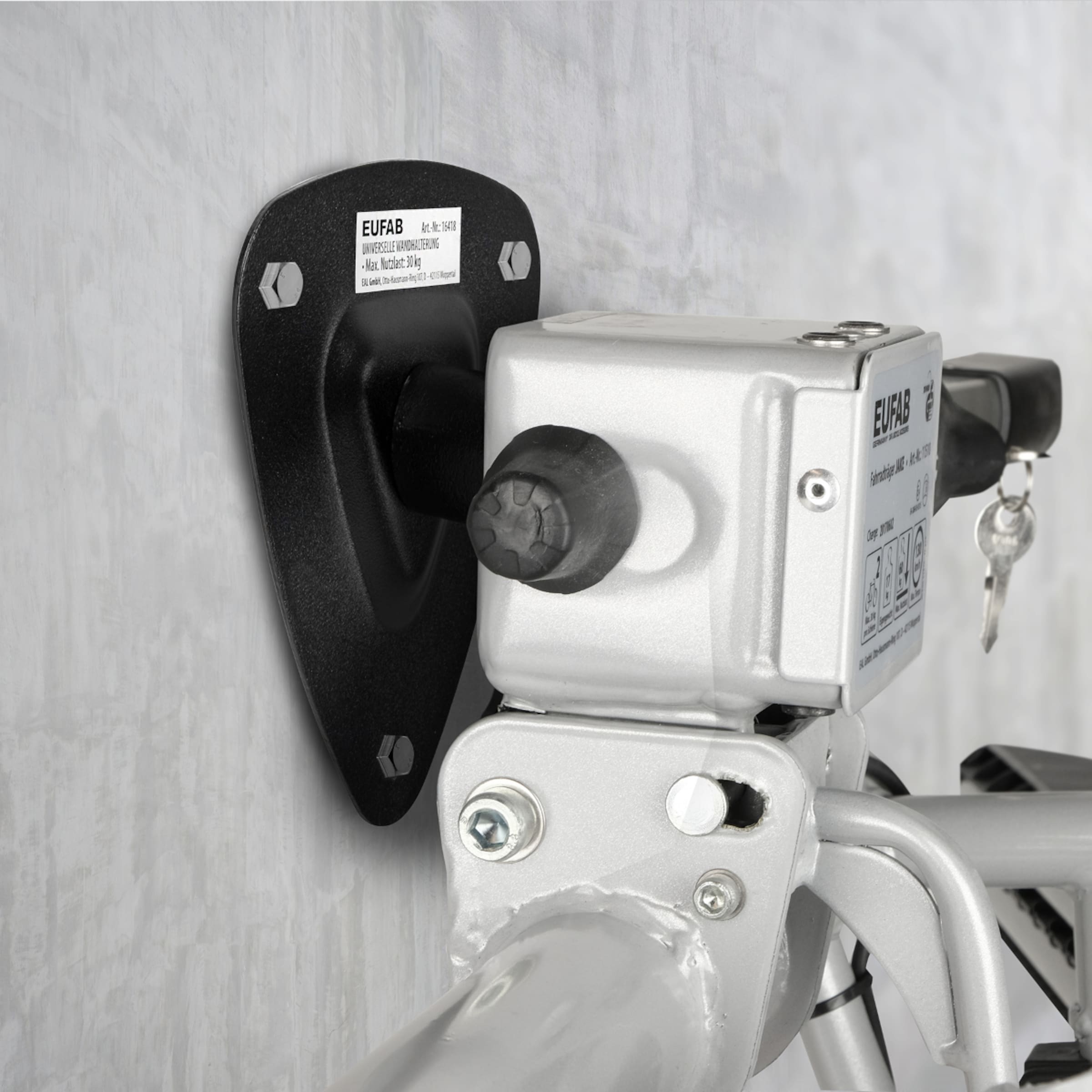 Support mural long pour porte-vélos sur boule d’attelage